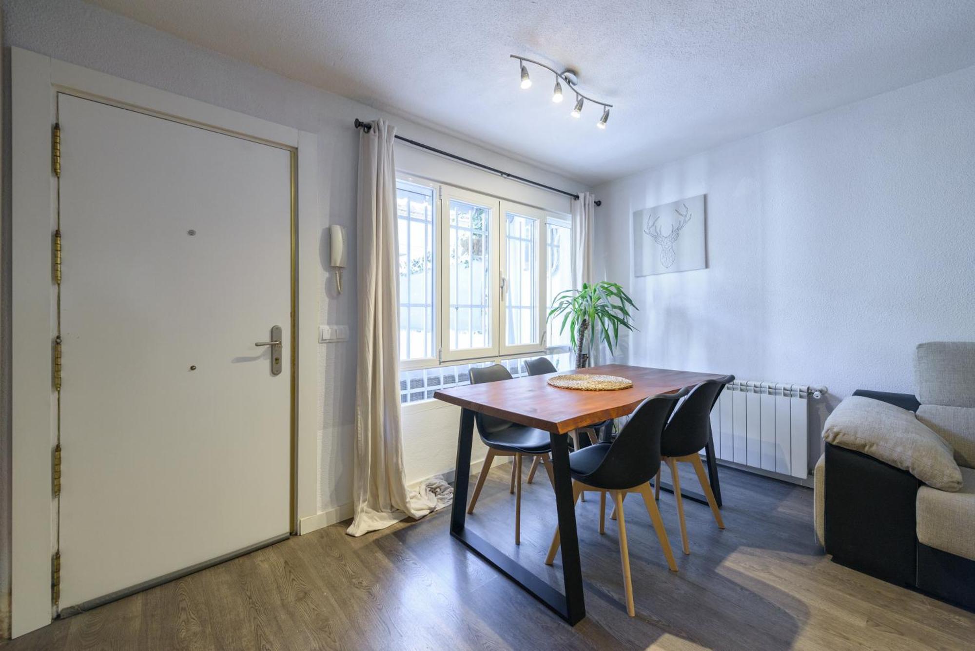 Sabadell Calle, Casa Familiar De 3 Dormitorios Con Terraza Junto Metro Fuencarral Madrid Bagian luar foto