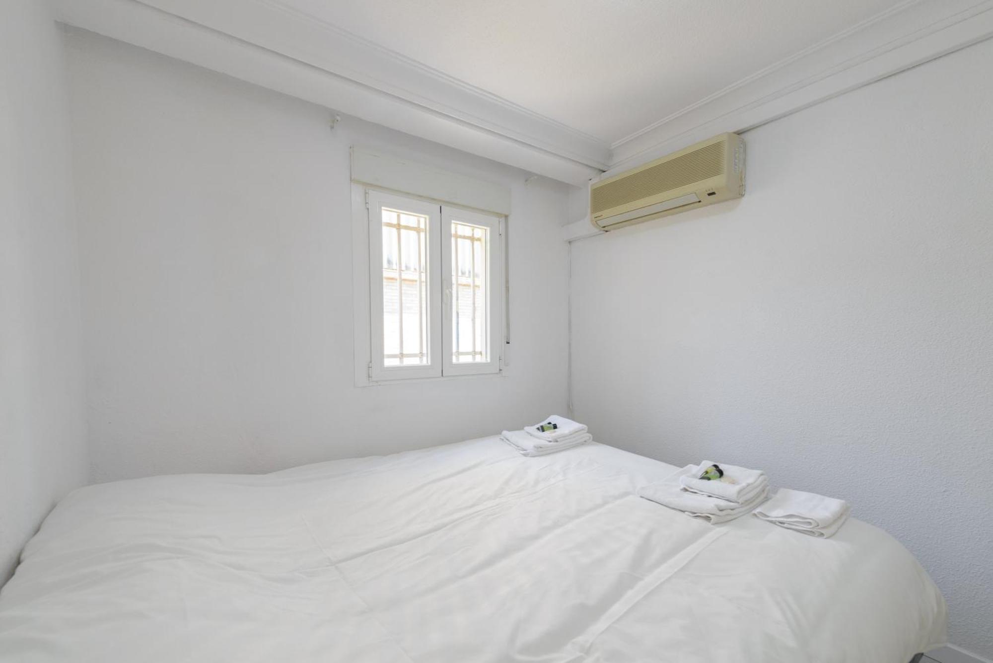 Sabadell Calle, Casa Familiar De 3 Dormitorios Con Terraza Junto Metro Fuencarral Madrid Bagian luar foto