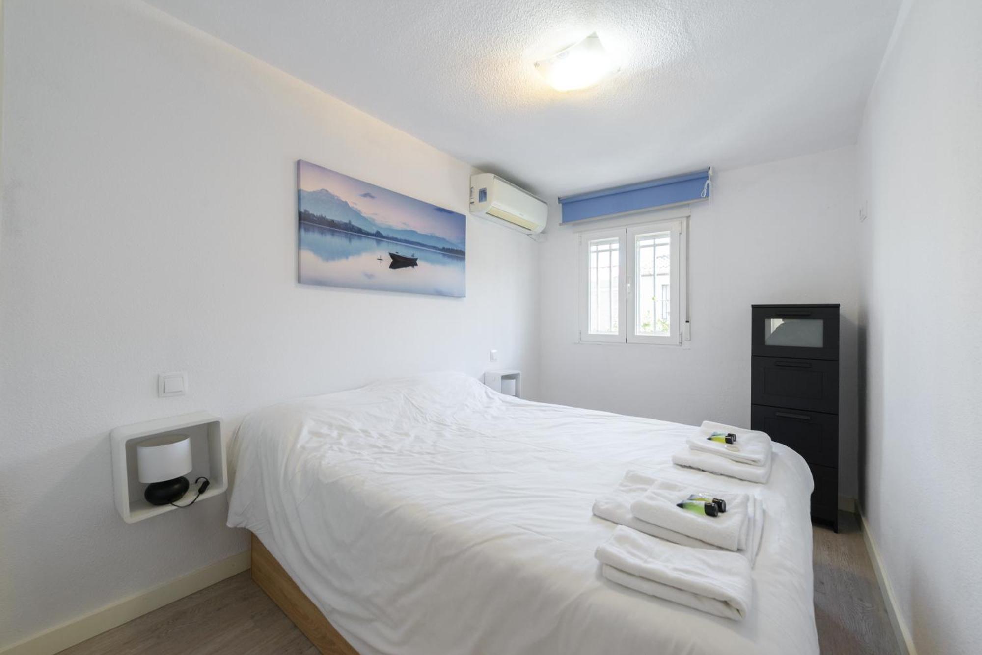 Sabadell Calle, Casa Familiar De 3 Dormitorios Con Terraza Junto Metro Fuencarral Madrid Bagian luar foto