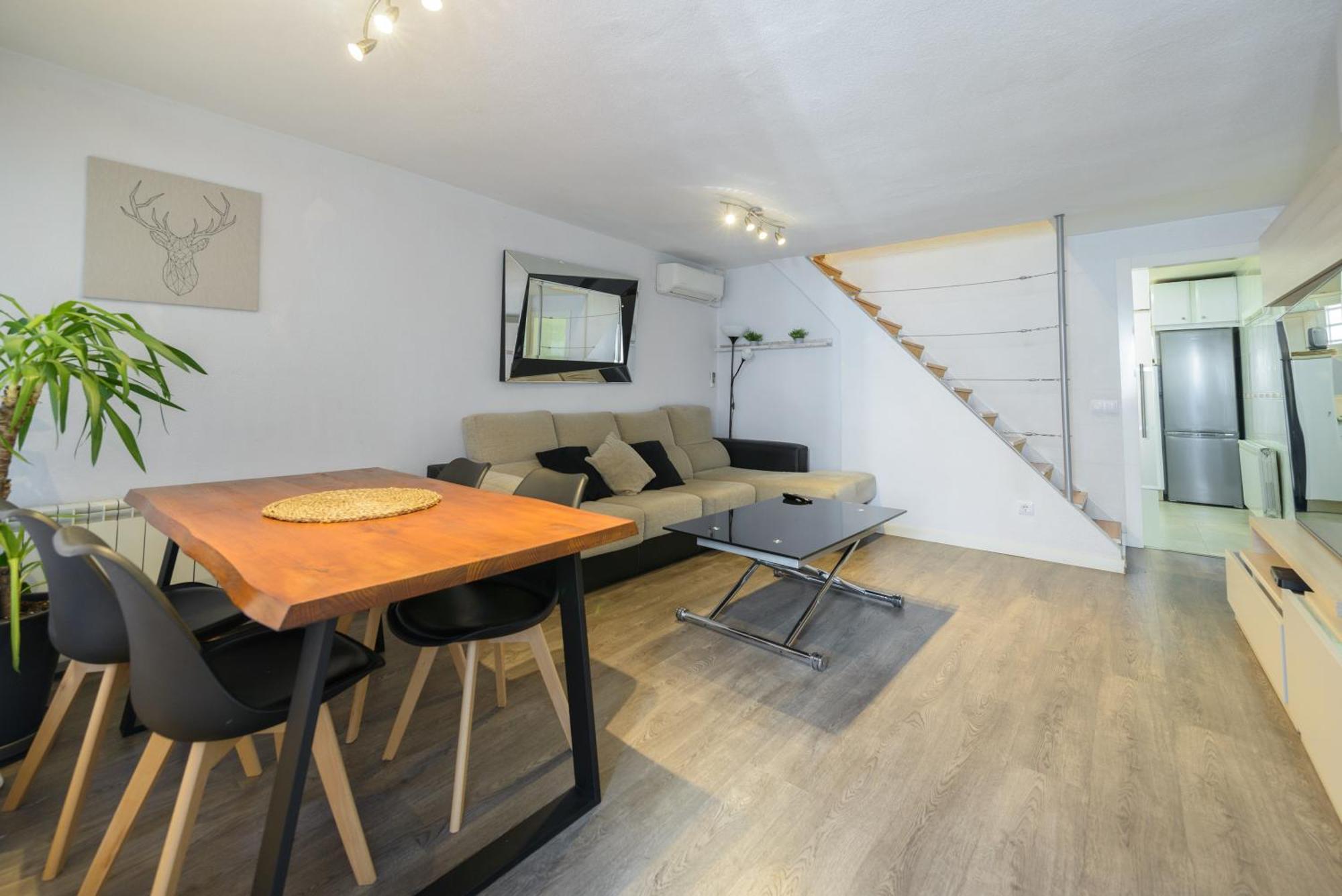 Sabadell Calle, Casa Familiar De 3 Dormitorios Con Terraza Junto Metro Fuencarral Madrid Bagian luar foto