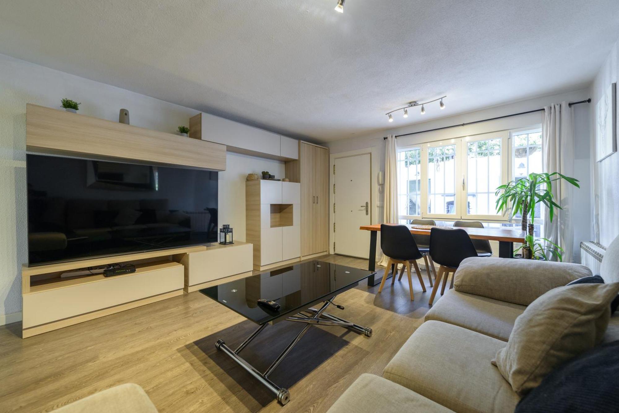 Sabadell Calle, Casa Familiar De 3 Dormitorios Con Terraza Junto Metro Fuencarral Madrid Bagian luar foto