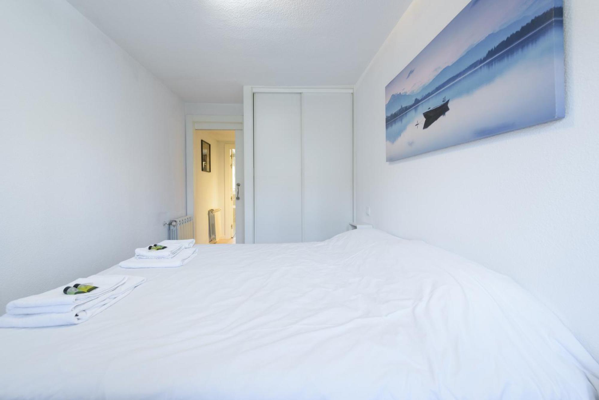 Sabadell Calle, Casa Familiar De 3 Dormitorios Con Terraza Junto Metro Fuencarral Madrid Bagian luar foto