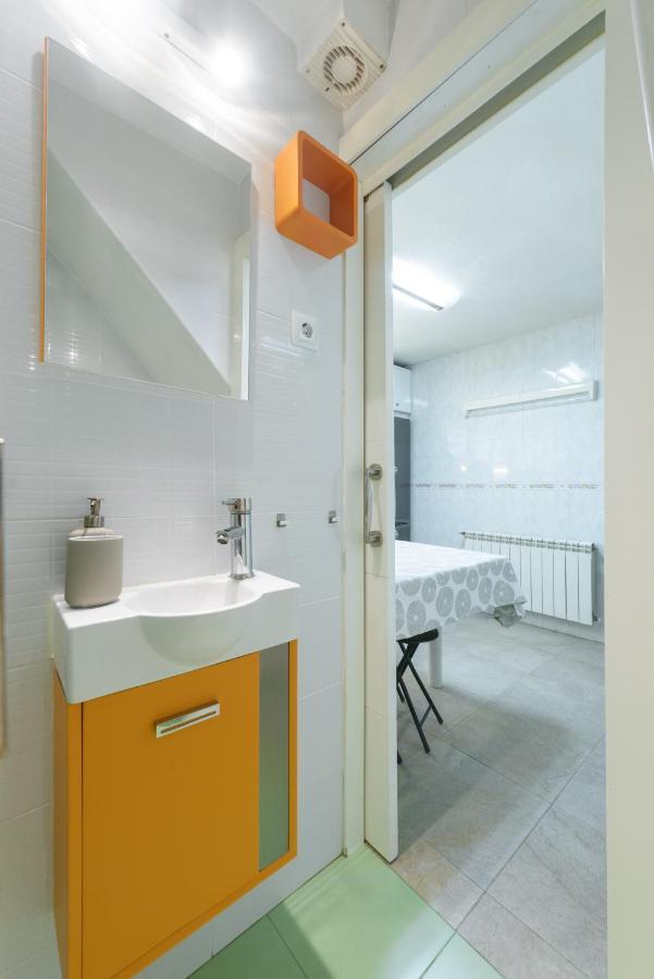 Sabadell Calle, Casa Familiar De 3 Dormitorios Con Terraza Junto Metro Fuencarral Madrid Bagian luar foto